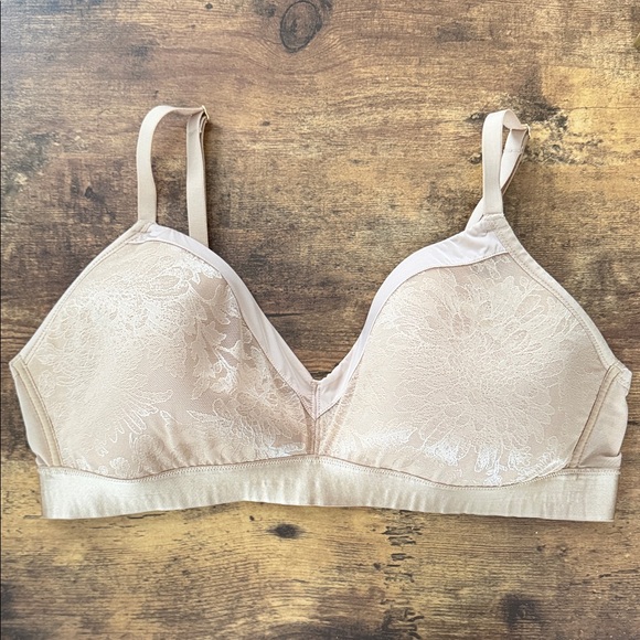 Soma Other - Soma Lightest Lift Wireless Bra